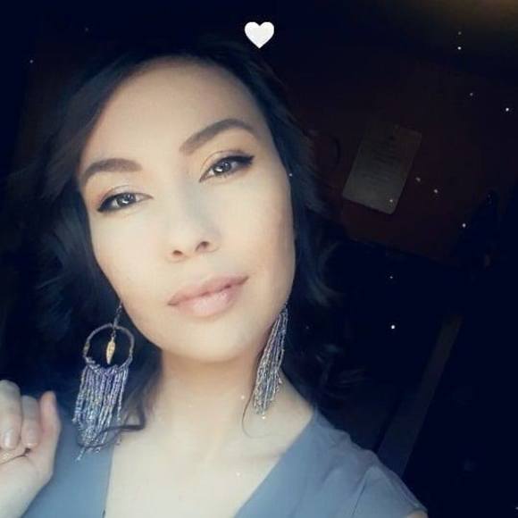 Meet your Posher, Felisha - Picture 1 of 1